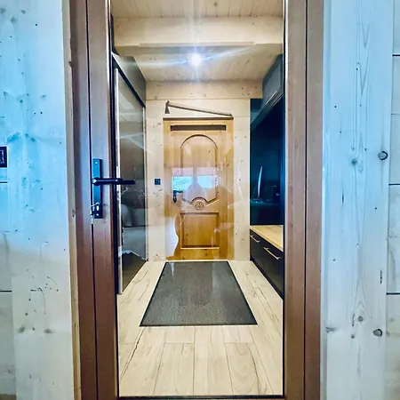 Alexandra Jacuzzi 别墅