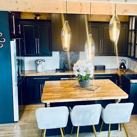 Alexandra Jacuzzi 别墅 *