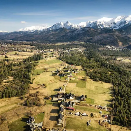 Alexandra Jacuzzi Vila *