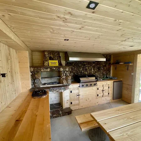 Alexandra Jacuzzi 别墅 *