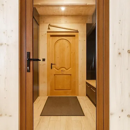 Alexandra Jacuzzi Vila *